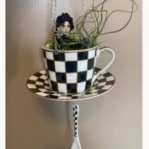 Edward Scissor Hands Hanging Planter